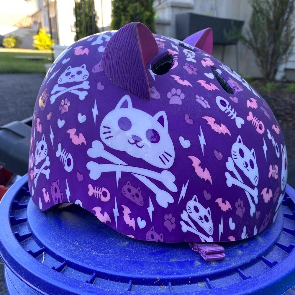 Girls purple kitten helmet